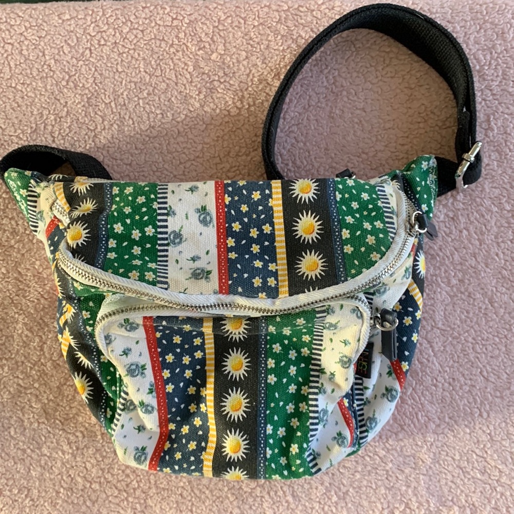 Esprit Fanny pack